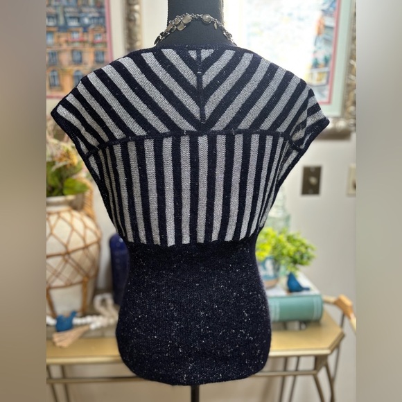 LUX URBAN OUTFITTERS BLUE & WHITE STRIPE V-NECK METALLIC KNIT SWEATER VEST SZ M - Picture 4 of 11